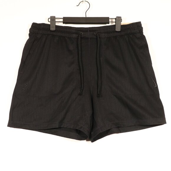 NWT Nike Men's Yoga Shorts in Black Size L - Picture 3 of 12